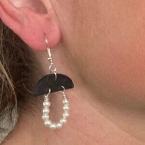 Contemporary pearl earrings
